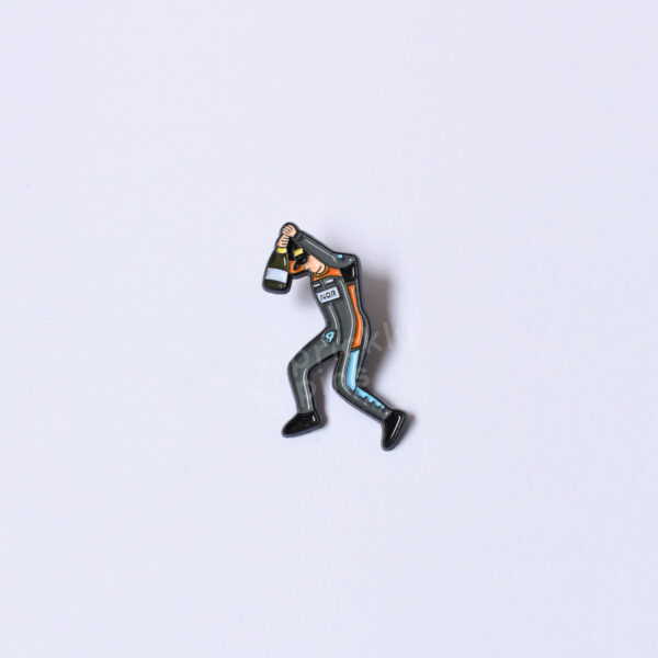 f1 lando norris pin size scale